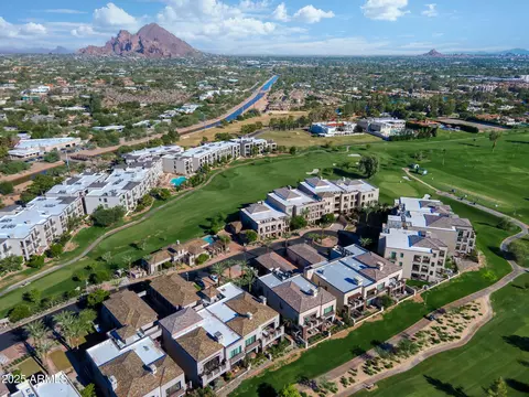 View/Area - 2 Biltmore Est #106, Phoenix, AZ 85016 photo 1 of 9