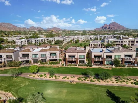 View/Area - 2 Biltmore Est #106, Phoenix, AZ 85016 photo 2 of 9