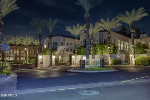 2 Biltmore Est #106, Phoenix, AZ 85016
