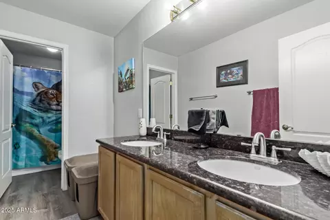 Bath - 5512 E Holmes Ave, Mesa, AZ 85206 photo 6 of 6