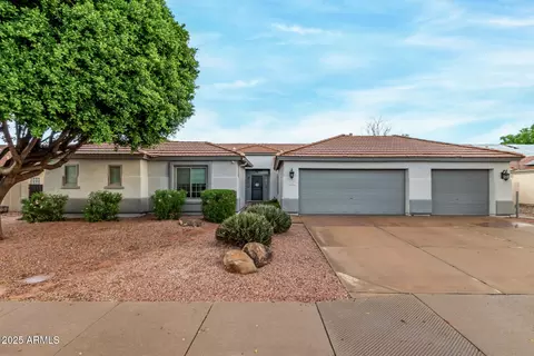 Exterior - 5512 E Holmes Ave, Mesa, AZ 85206 photo 4 of 14
