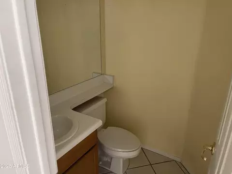 Bath - 4206 W Calavar Rd, Phoenix, AZ 85053 photo 1 of 3
