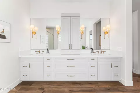 Bath - 7426 E Forest Trail Cir, Mesa, AZ 85207 photo 1 of 4