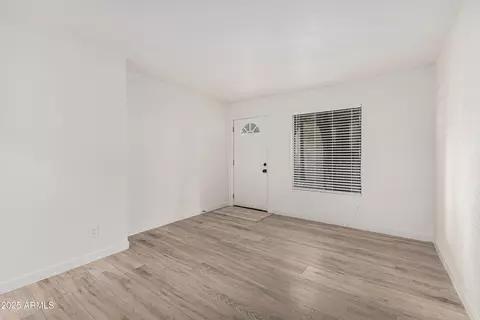 2437 E Tracy Ln #4, Phoenix, AZ 85032 photo 9
