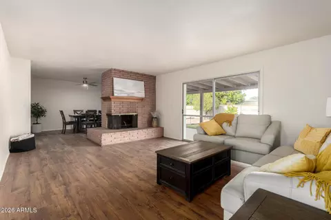 928 E La Jolla Dr, Tempe, AZ 85282