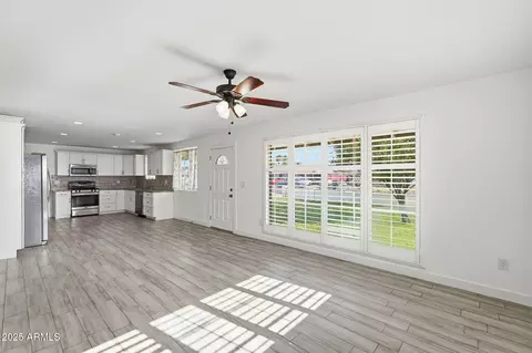 Living - 4736 N 34th Dr, Phoenix, AZ 85017 photo 1 of 7