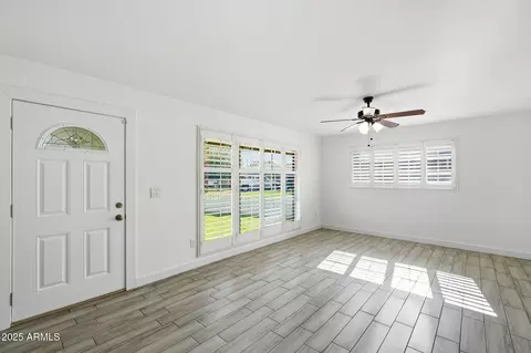 Living - 4736 N 34th Dr, Phoenix, AZ 85017 photo 3 of 7