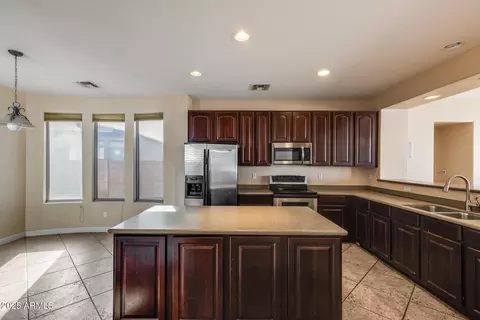 Kitchen - 7720 S 22nd Ln, Phoenix, AZ 85041 photo 2 of 3
