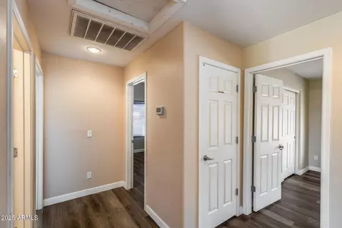 Entry Way - 7720 S 22nd Ln, Phoenix, AZ 85041 photo 6 of 8