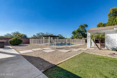 Exterior - 7720 S 22nd Ln, Phoenix, AZ 85041 photo 13 of 29