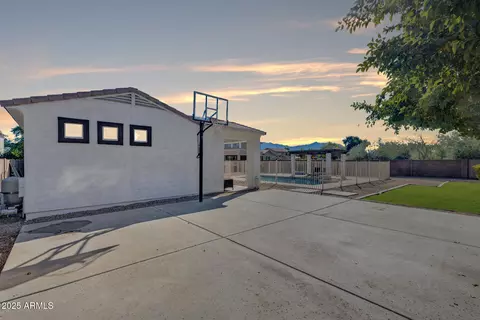 Exterior - 7720 S 22nd Ln, Phoenix, AZ 85041 photo 27 of 29