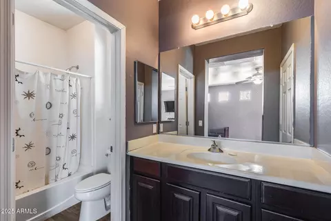 Bath - 7720 S 22nd Ln, Phoenix, AZ 85041 photo 4 of 4