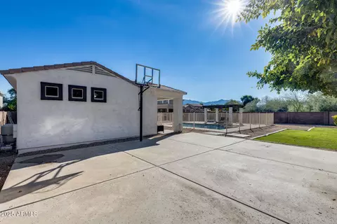 Exterior - 7720 S 22nd Ln, Phoenix, AZ 85041 photo 16 of 29