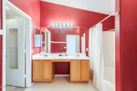 Bath - 642 S Thunderbird Dr, Apache Junction, AZ 85120 photo 1 of 5