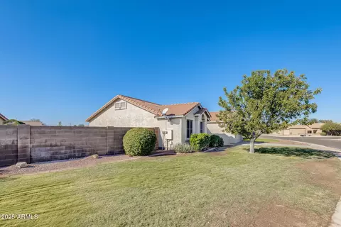 Exterior - 642 S Thunderbird Dr, Apache Junction, AZ 85120 photo 3 of 11