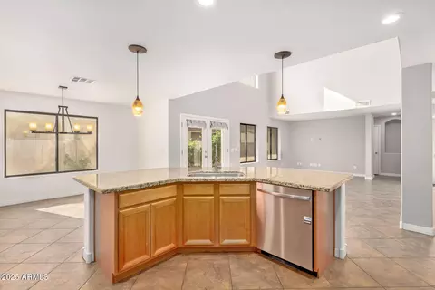 2179 E Cochise Ave, Apache Junction, AZ 85119 photo 6