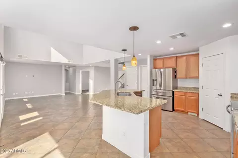 2179 E Cochise Ave, Apache Junction, AZ 85119 photo 5