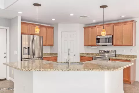 2179 E Cochise Ave, Apache Junction, AZ 85119 photo 3