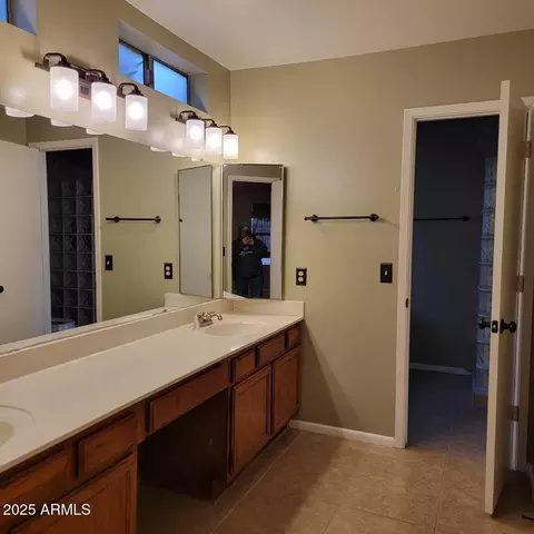 Bath - 4940 E Hobart St, Mesa, AZ 85205 photo 2 of 2