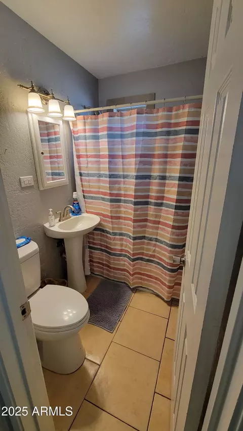 Bath - 136 E Solano Dr, Goodyear, AZ 85338 photo 1 of 3