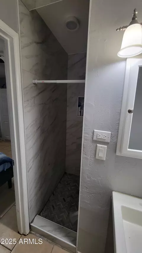 Bath - 136 E Solano Dr, Goodyear, AZ 85338 photo 3 of 3