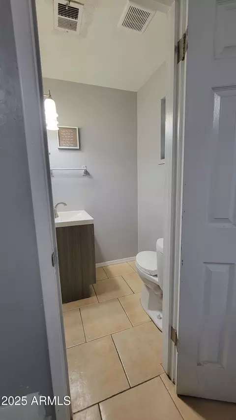 Bath - 136 E Solano Dr, Goodyear, AZ 85338 photo 2 of 3