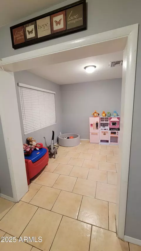 Entry Way - 136 E Solano Dr, Goodyear, AZ 85338 photo 3 of 5