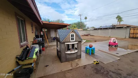 Exterior - 136 E Solano Dr, Goodyear, AZ 85338 photo 2 of 2
