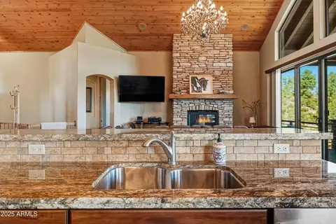 Kitchen - 2506 E Feather Plume Ct, Payson, AZ 85541 photo 5 of 6