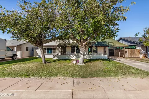 2402 W Poinsettia Dr, Phoenix, AZ 85029