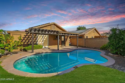 11355 W Crestbrook Dr, Surprise, AZ 85378