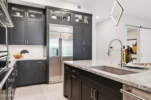 Kitchen - 5250 E Deer Valley Dr #137, Phoenix, AZ 85054 photo 3 of 7