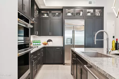 Kitchen - 5250 E Deer Valley Dr #137, Phoenix, AZ 85054 photo 6 of 7