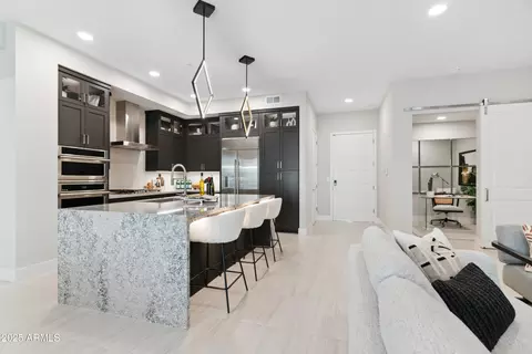 Kitchen - 5250 E Deer Valley Dr #137, Phoenix, AZ 85054 photo 2 of 7