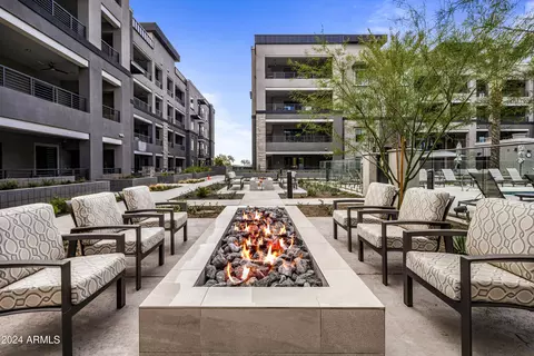 View/Area - 5250 E Deer Valley Dr #137, Phoenix, AZ 85054 photo 5 of 8