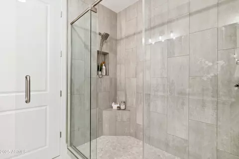 Bath - 5250 E Deer Valley Dr #137, Phoenix, AZ 85054 photo 4 of 4