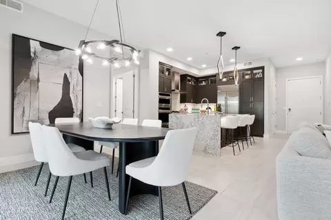 Dining - 5250 E Deer Valley Dr #137, Phoenix, AZ 85054 photo 1 of 6