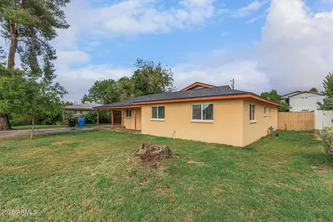 Exterior - 742 E Sierra Vista Dr, Phoenix, AZ 85014 photo 2 of 8
