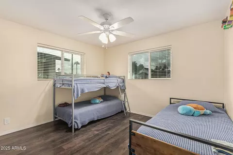 Bedroom - 742 E Sierra Vista Dr, Phoenix, AZ 85014 photo 4 of 5