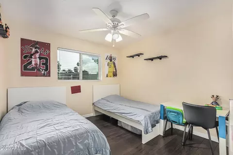 Bedroom - 742 E Sierra Vista Dr, Phoenix, AZ 85014 photo 5 of 5