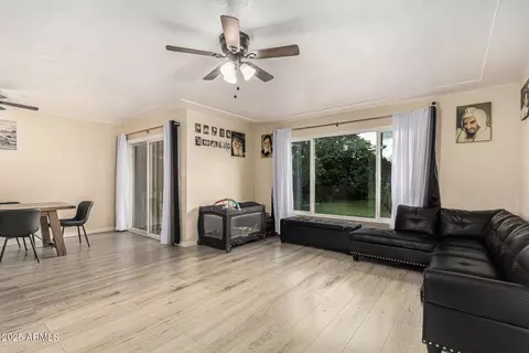 Living - 742 E Sierra Vista Dr, Phoenix, AZ 85014 photo 2 of 2
