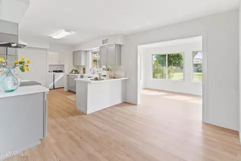 10417 W Prairie Hills Cir, Sun City, AZ 85351