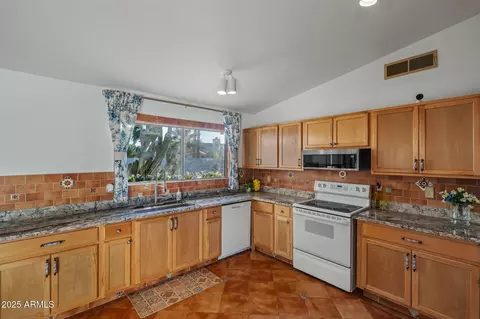Kitchen - 4841 E Desert View Dr, Phoenix, AZ 85044 photo 5 of 5