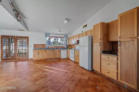Kitchen - 4841 E Desert View Dr, Phoenix, AZ 85044 photo 1 of 5
