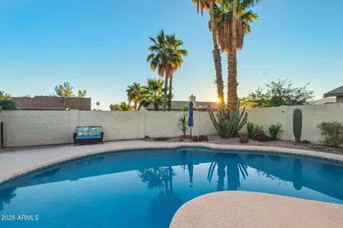 Exterior - 4841 E Desert View Dr, Phoenix, AZ 85044 photo 10 of 22