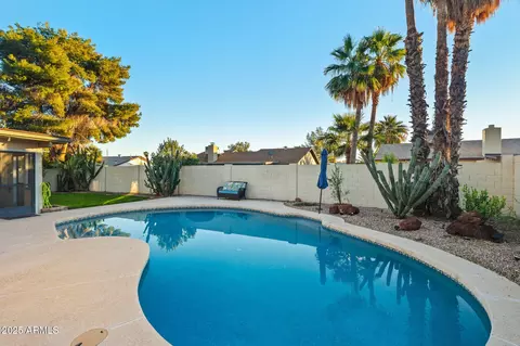 Exterior - 4841 E Desert View Dr, Phoenix, AZ 85044 photo 9 of 22