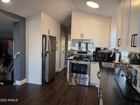 2090 S Cherokee Ave, Apache Junction, AZ 85119 photo 4