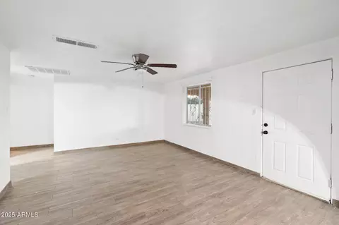 Living - 1326 W Cheryl Dr, Phoenix, AZ 85021 photo 4 of 5