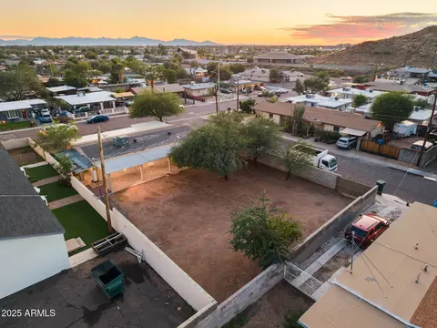 View/Area - 1326 W Cheryl Dr, Phoenix, AZ 85021 photo 2 of 10
