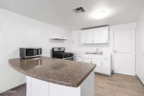 Kitchen - 1326 W Cheryl Dr, Phoenix, AZ 85021 photo 2 of 3